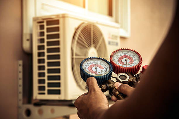 Professional Ac Installation technician working in Rockville Centre, NY